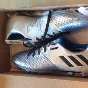 Men's soccer cleats